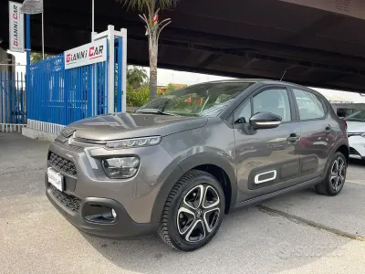 Begagnad Citroën C3 Shine 102 HK (75 kW) 2022 Grå Halvkombi