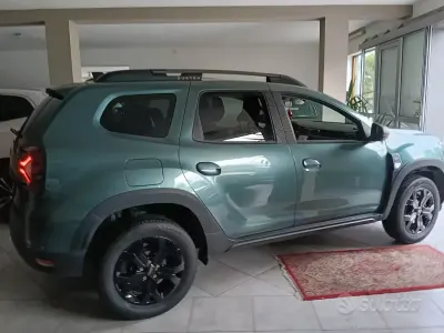 Usata Dacia Duster Extreme 120 CV (88 kW) 2023 Verde SUV