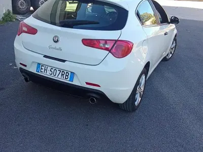 Usata Alfa Romeo Giulietta 109 CV (80 kW) 2011 Bianco Utilitaria