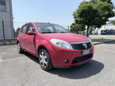 Usata Dacia Sandero 75 CV (55 kW) 2010 Berlina
