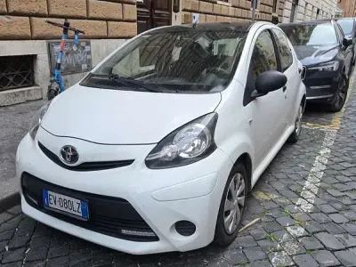 Usata Toyota Aygo Connect Style 68 CV (50 kW) 2014 Utilitaria