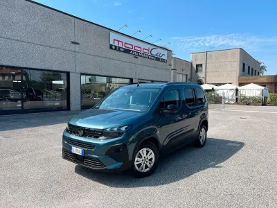 Usata Peugeot Rifter Allure 131 CV (96 kW) 2025 Bluazzurro Monovolume