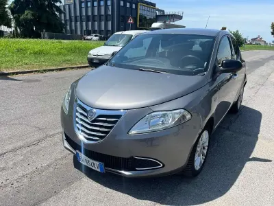 Usata Lancia Ypsilon S 69 CV (50 kW) 2014 Grigio Utilitaria