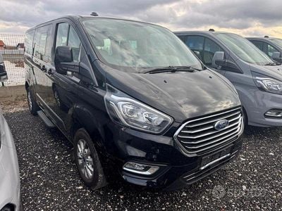 Usata Ford Transit Custom 105 CV (77 kW) 2023 Nero Monovolume