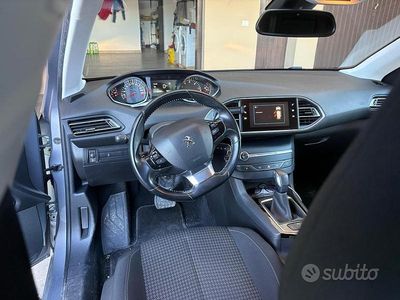 Grigio Usata 2018 Peugeot 308 Berlina | 10.500 € (Buon prezzo)