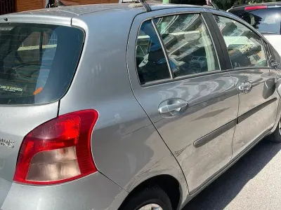 Usata Toyota Yaris 90 CV (66 kW) 2008 Grigio Utilitaria