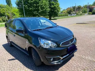 Usata Mitsubishi Space Star 80 CV (58 kW) 2020 Nero Utilitaria
