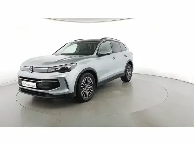 Usata VW Tiguan Life 131 CV (96 kW) 2024 Argento metallizzato SUV
