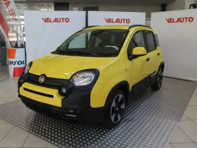 Nuova Fiat Panda Cross Cross 65 CV (47 kW) 2026 Giallo Utilitaria