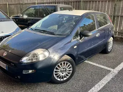 Usata Fiat Punto Street 95 CV (69 kW) 2018 Bluazzurro Utilitaria