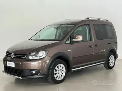 Begagnad VW Caddy 102 HK (75 kW) 2015 Brun Minibuss