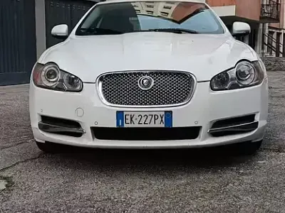 Usata Jaguar XF Premium Luxury 240 CV (176 kW) 2011 Bianco Berlina