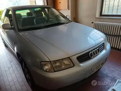 Usata Audi A3 Ambition 101 CV (74 kW) 1998 Grigio Utilitaria