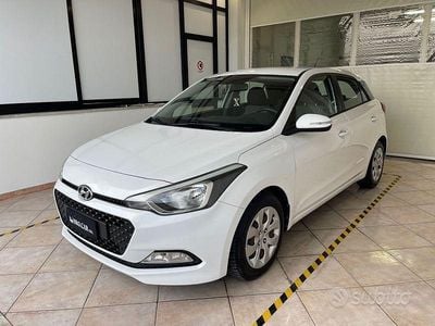 Usata Hyundai i20 Classic 75 CV (55 kW) 2016 Bianco Berlina
