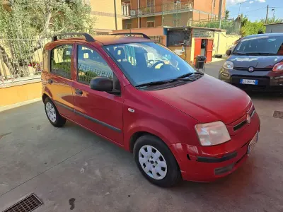 Usata Fiat Panda Emotion 69 CV (50 kW) 2010 Rosso Utilitaria