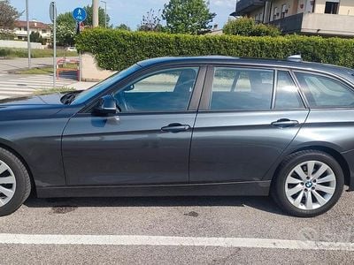 Usata BMW 318 Efficient Dynamics 150 CV (110 kW) 2015 Grigio Station wagon