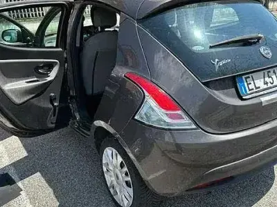 Usata Lancia Ypsilon