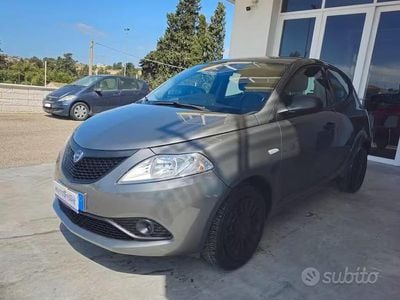Usata Lancia Ypsilon Silver 70 CV (51 kW) 2021 Grigio Utilitaria