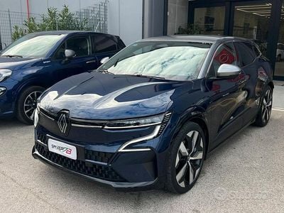 Usata Renault Mégane Techno 95 kW (130 CV) 2023 Blu SUV