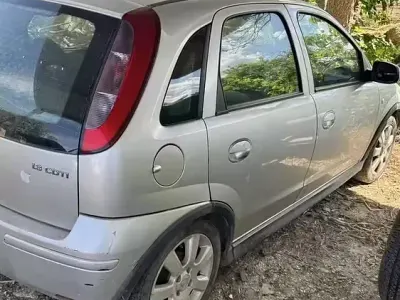 Usata Opel Corsa 69 CV (50 kW) 2005 Grigio Utilitaria