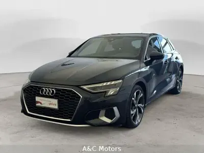 Usata Audi A3 Advanced Plus 150 CV (110 kW) 2022 Grigio manhattan metallizzato Berlina
