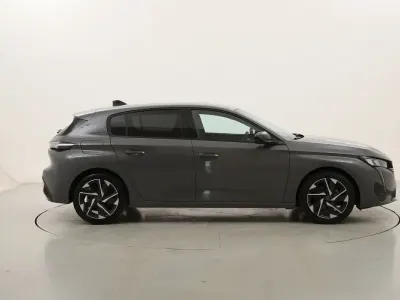 Usata Peugeot 308 Allure 131 CV (96 kW) 2024 Grigiogrigio Berlina