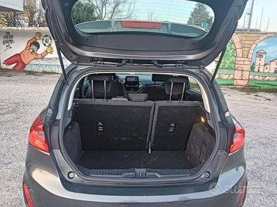 Usata Ford Fiesta 75 CV (55 kW) 2019 Grigio Utilitaria