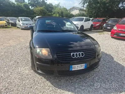Usata Audi TT Roadster 179 CV (131 kW) 2004 Nero Cabrio