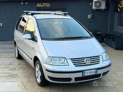 Begagnad VW Sharan 116 HK (85 kW) 2008 Grå Minibuss