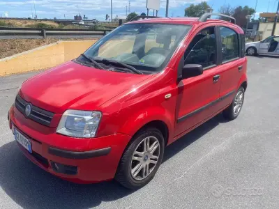 Usata Fiat Panda Emotion 60 CV (44 kW) 2006 Rosso Utilitaria
