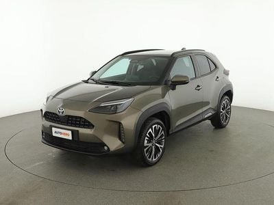 Usata Toyota Yaris Hybrid Lounge 131 CV (96 kW) 2024 Oro
