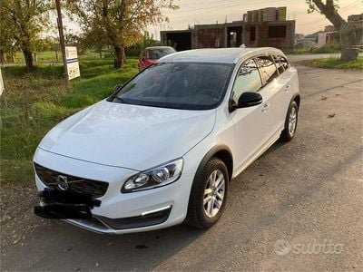 Usata Volvo V60 CC 150 CV (110 kW) 2016 Bianco Station wagon