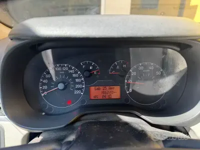 Usata Fiat Punto 90 CV (66 kW) 2005 Nero Utilitaria