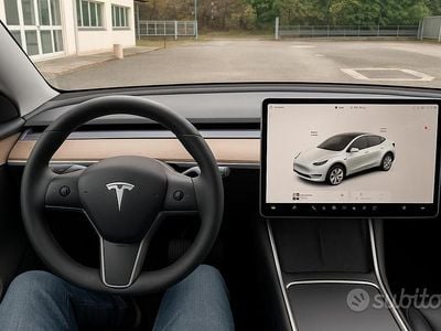 Usata Tesla Model Y 219 kW (299 CV) 2023 Bianco SUV