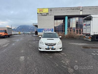 Usata Subaru Legacy 150 CV (110 kW) 2012 Bianco Station wagon