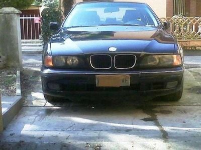 Usata BMW 520 Efficient Dynamics 150 CV (110 kW) 1997 Nero Berlina