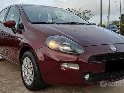 Usata Fiat Grande Punto 78 CV (57 kW) 2012 Rosso Utilitaria