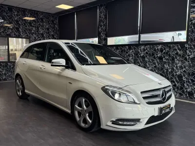 Usata Mercedes B180 Premium 109 CV (80 kW) 2012 Bianco Utilitaria