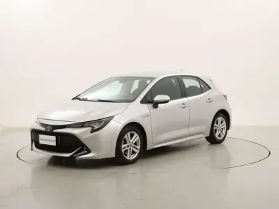 Usata Toyota Corolla Hybrid Business Edition 122 CV (89 kW) 2022 Argento Berlina