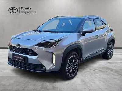 Usata Toyota Yaris Cross Lounge 116 CV (85 kW) 2022 Argento SUV