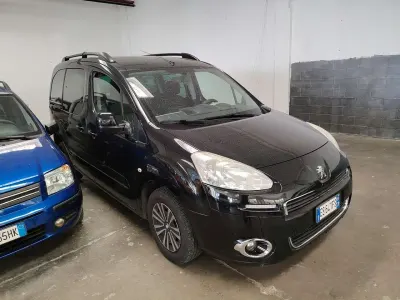 Usata Peugeot Partner Tepee Premium 109 CV (80 kW) 2013 Nero Monovolume