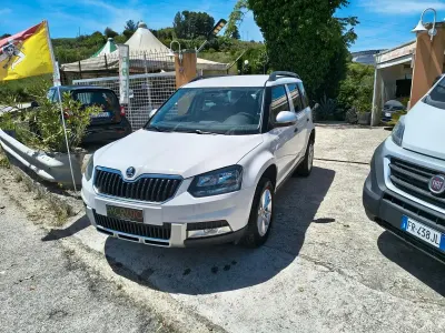 Usata Skoda Yeti 110 CV (80 kW) 2015 Bianco SUV