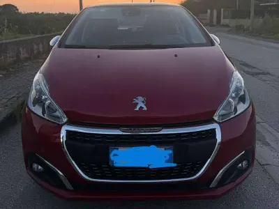 Usata Peugeot 208 Allure 82 CV (60 kW) 2018 Rosso Utilitaria