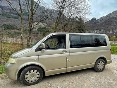 Usata VW Multivan 105 CV (77 kW) 2009 Furgone