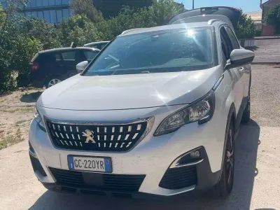 Usata Peugeot 5008 Active 131 CV (96 kW) 2020 Bianco SUV