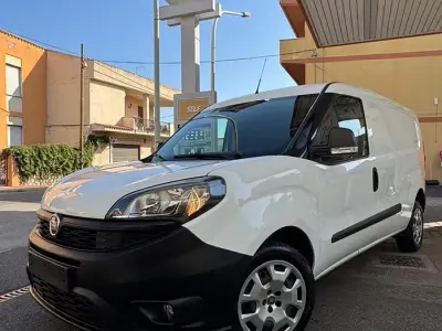 Usata Fiat Doblò 105 CV (77 kW) 2020 Bianco Monovolume