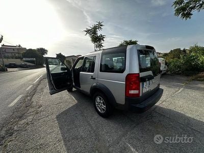 Second-hand Land Rover Discovery 5 190 CP (139 kW) 2025 Gri SUV