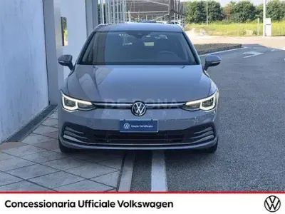 Usata VW Golf VIII Style 116 CV (85 kW) 2023 Grigio Utilitaria