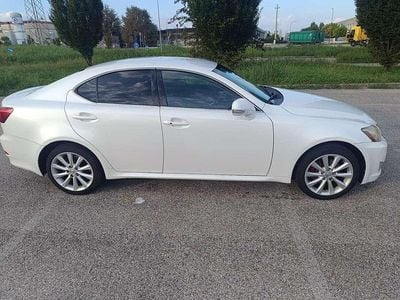 Usata Lexus IS220d Sport Line 177 CV (130 kW) 2010 Bianco Berlina