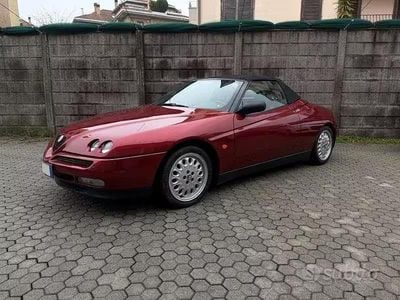 Usata Alfa Romeo Spider 192 CV (141 kW) 1996 Rosso Cabrio